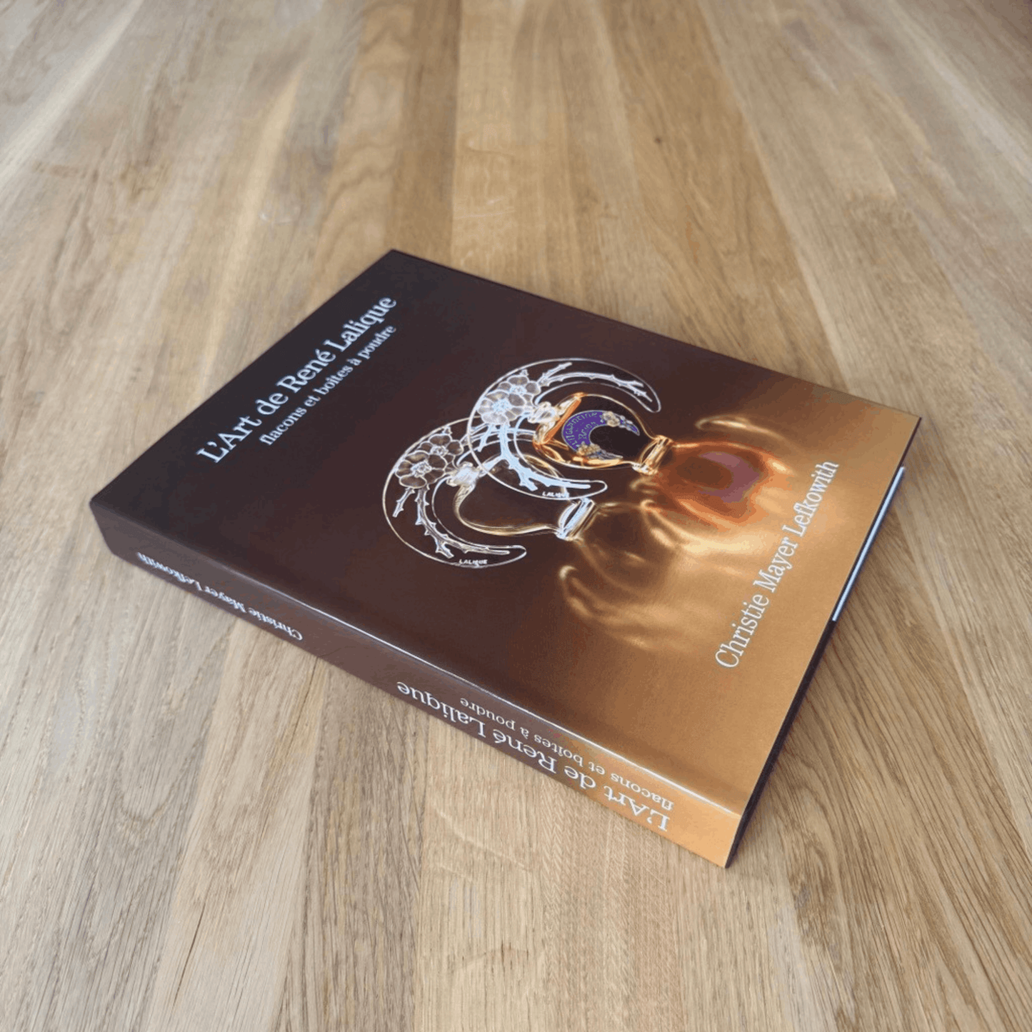 Livre "L'Art de René Lalique, flacons et boîtes à poudre"