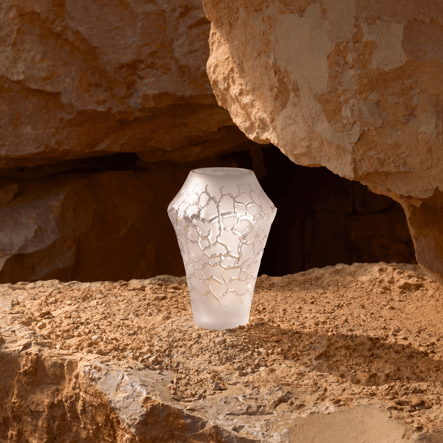 Lalique-cristal-objets-decoratifs-terramineral-vase-caldera-2.png