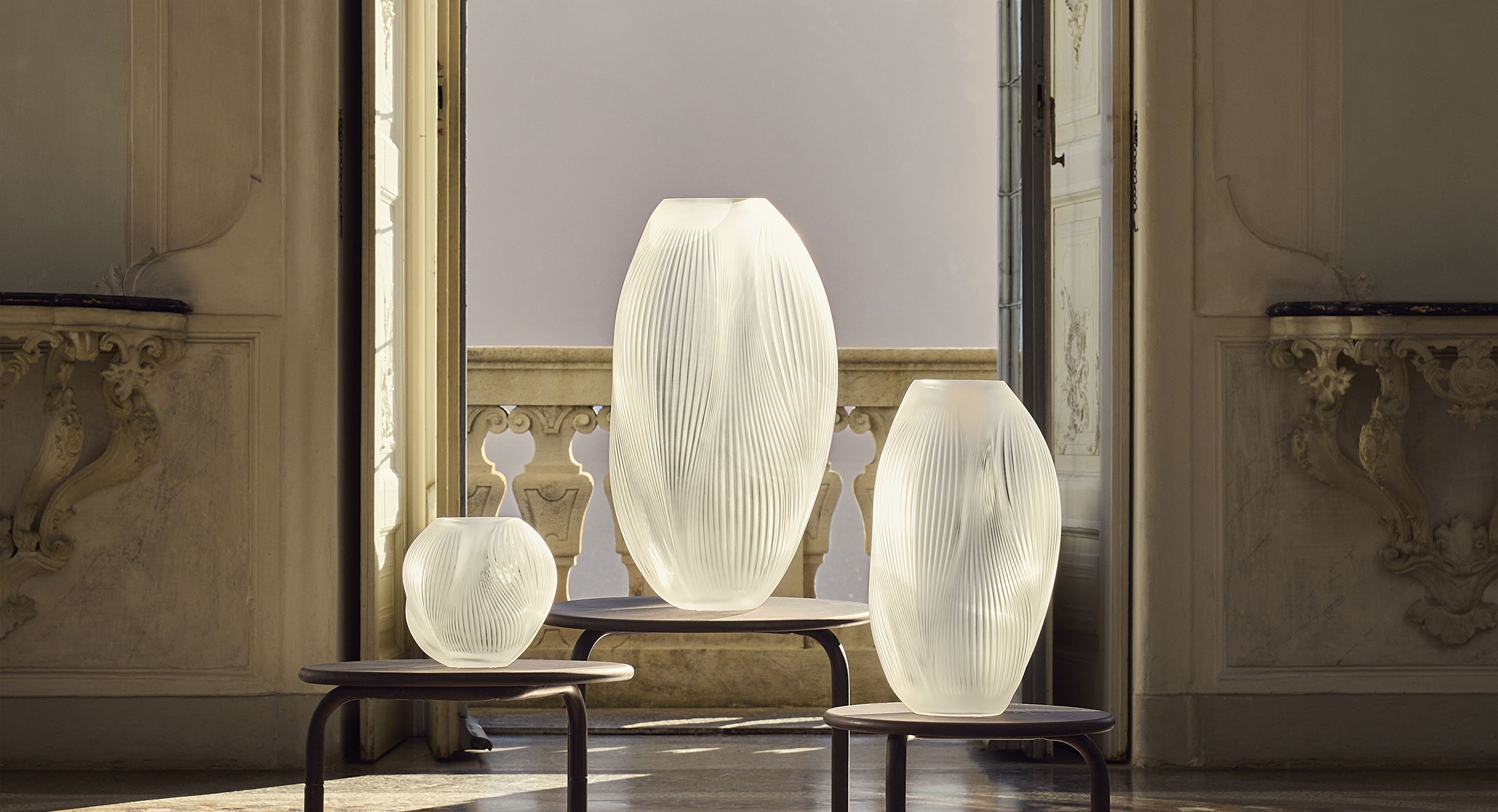LALIQUE 花器 約20cm 他 Lalique-crystal-decorative-
