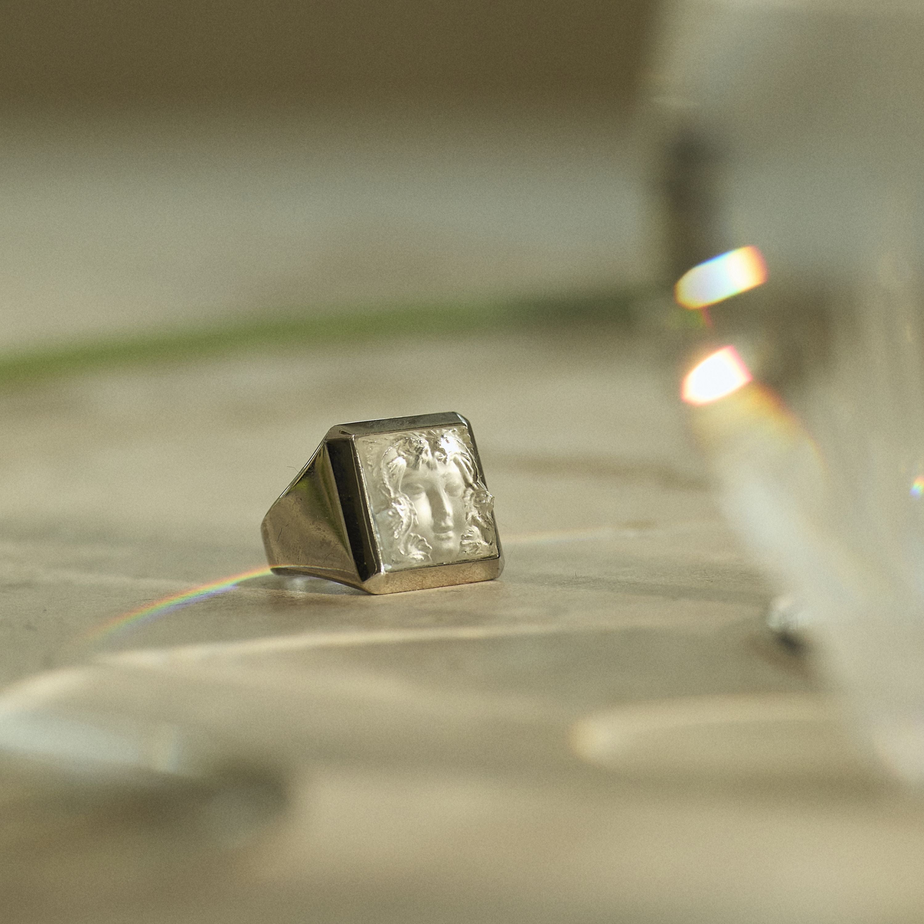 lalique-crystal--jewellery-arethuse-signet-ring.jpg
